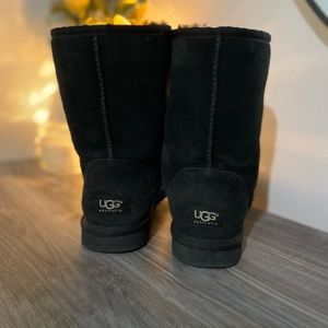 Black Ugg boots